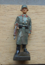 Soldat im Mantel, Lineol, ca