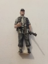 SAMMLERFIGUR SOLDAT MIT